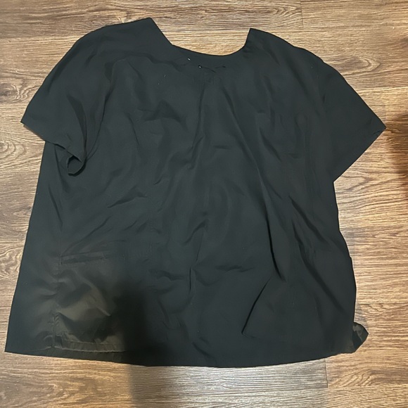 Uniform Advantage Scrub Top - Picture 1 of 3